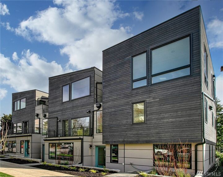 Property Photo:  4270 Winslow Place N  WA 98103 