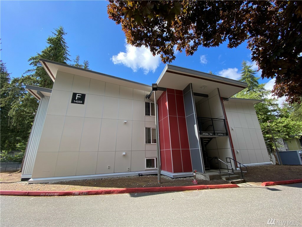 Property Photo:  14555 NE 32nd St F304  WA 98007 