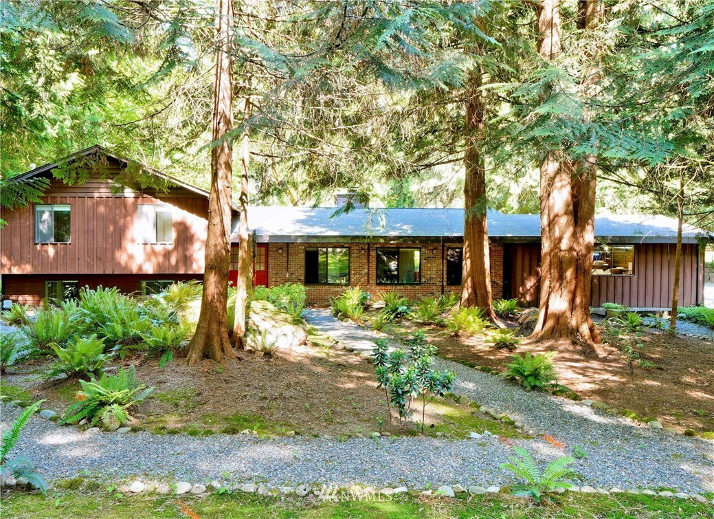 Property Photo:  12058 198th Avenue SE  WA 98027 