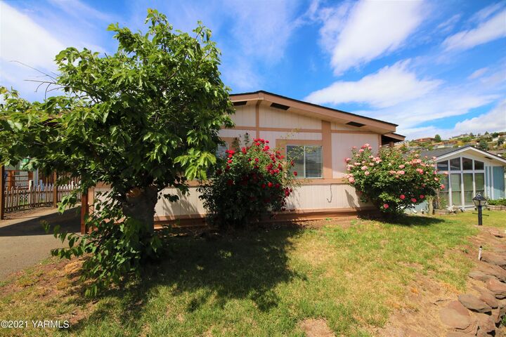 802 N 40th Ave 42  Yakima WA 98908 photo