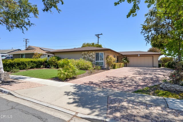 Property Photo:  998 Montgomery Avenue  CA 93004 