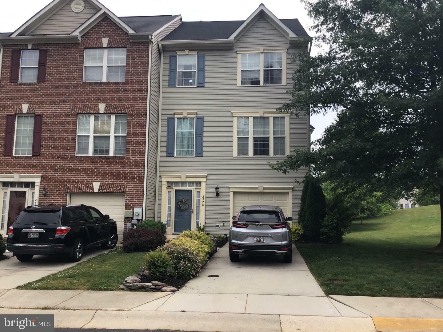 Property Photo:  2528 Black Oak Way  MD 21113 