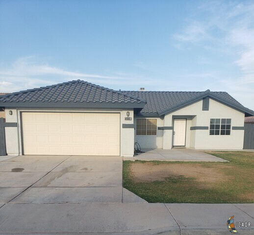 Property Photo: 2322 Jillian Dr CA 92251