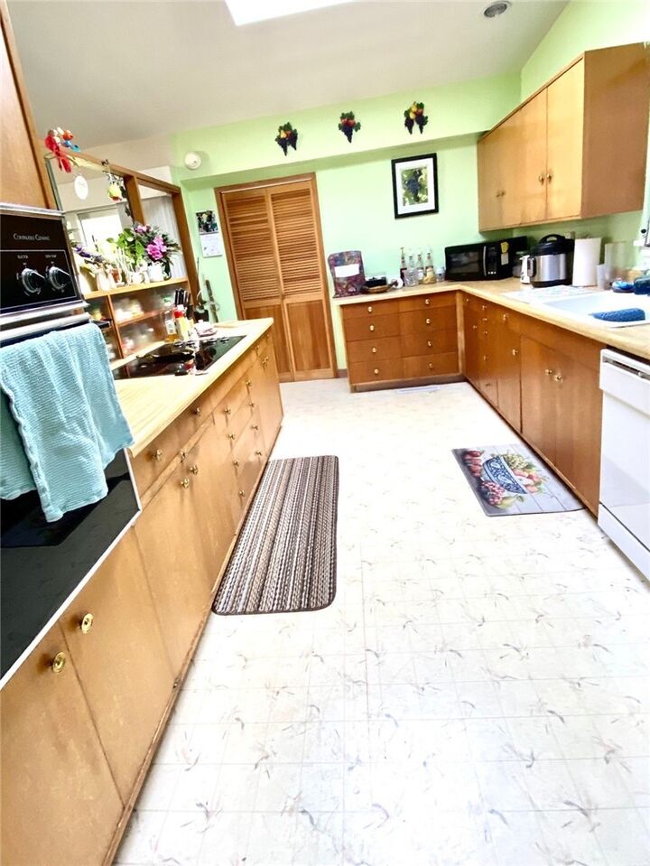 Property Photo:  928  Hobson Street  WA 99362 