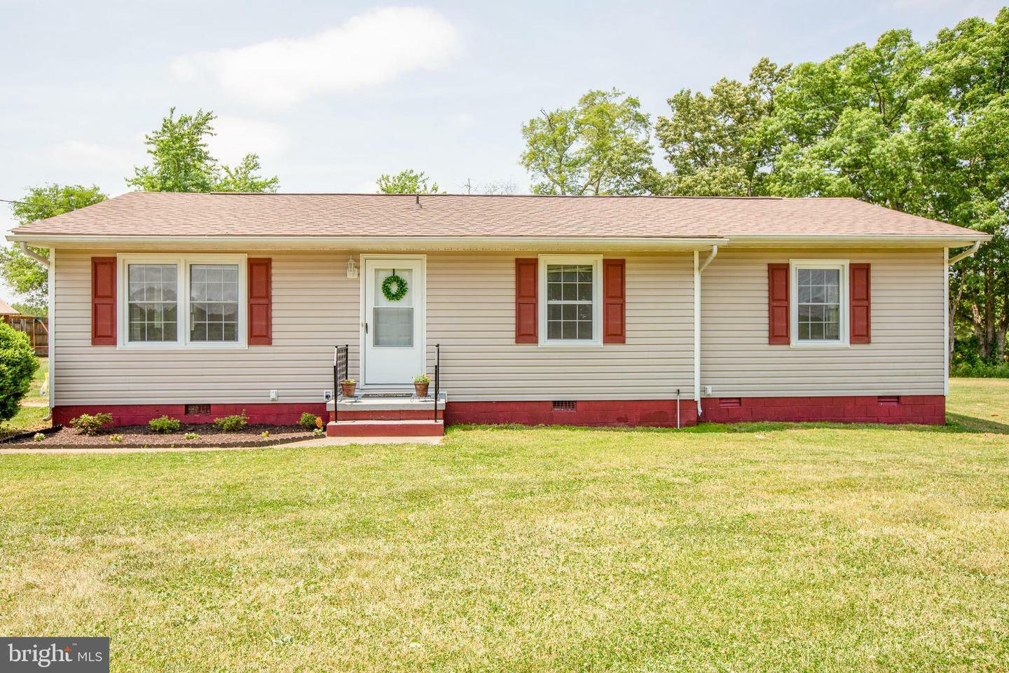 Property Photo:  18588 Sparta Road  VA 22514 