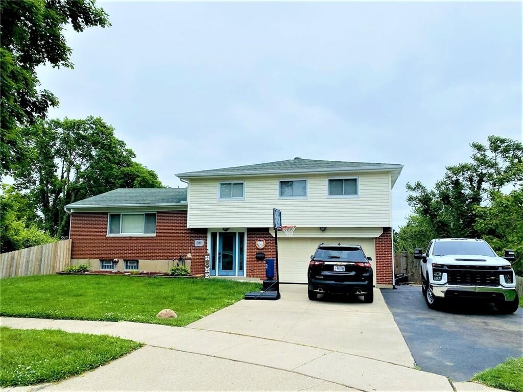 Property Photo: 430 Pinehill Court OH 45431