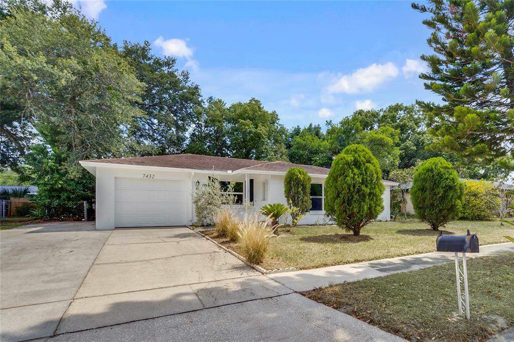 Property Photo:  7432 Blue Jacket Place E  FL 32792 