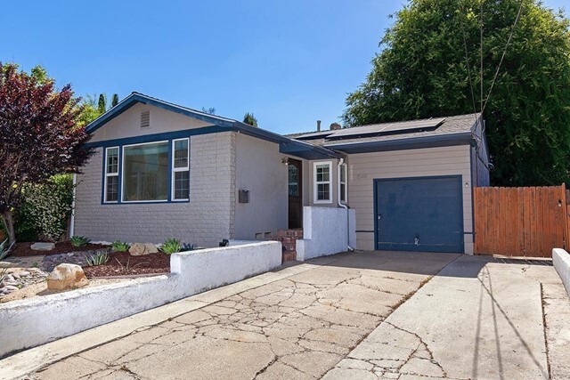 Property Photo: 1544 Sierra Circle CA 92020