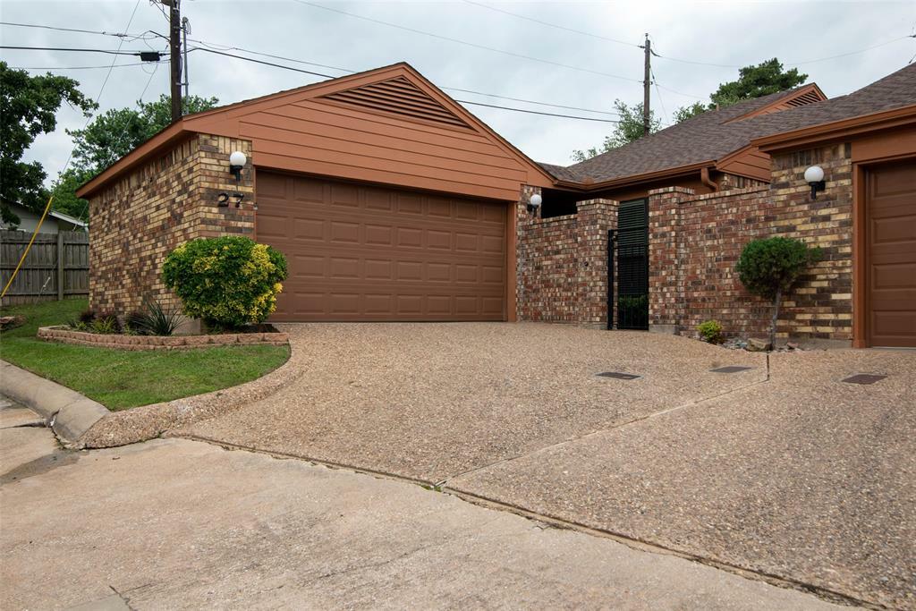 27 Village Green Court  Denison TX 75020 photo