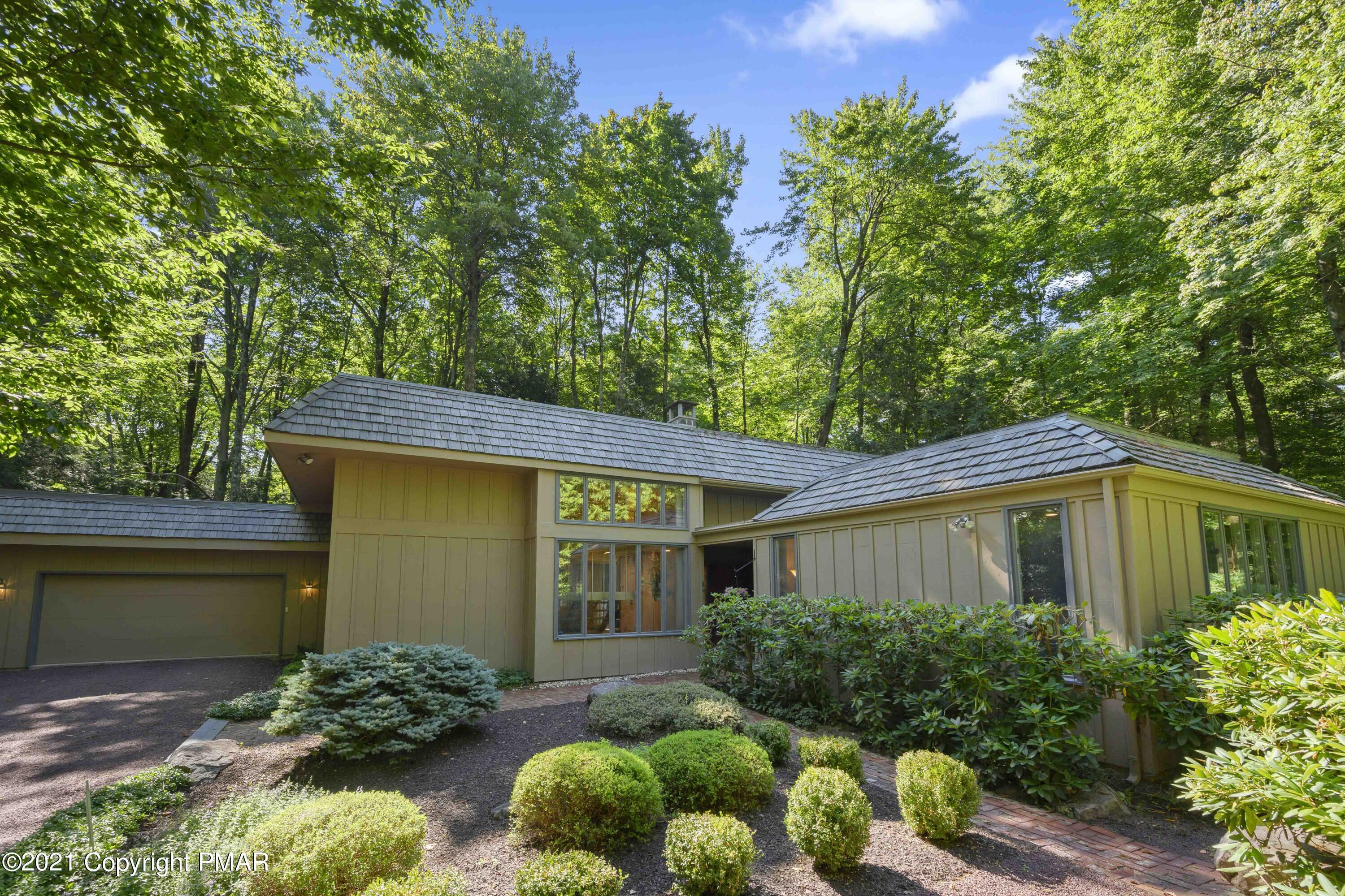 Property Photo:  110 Split Rock Ln  PA 18350 