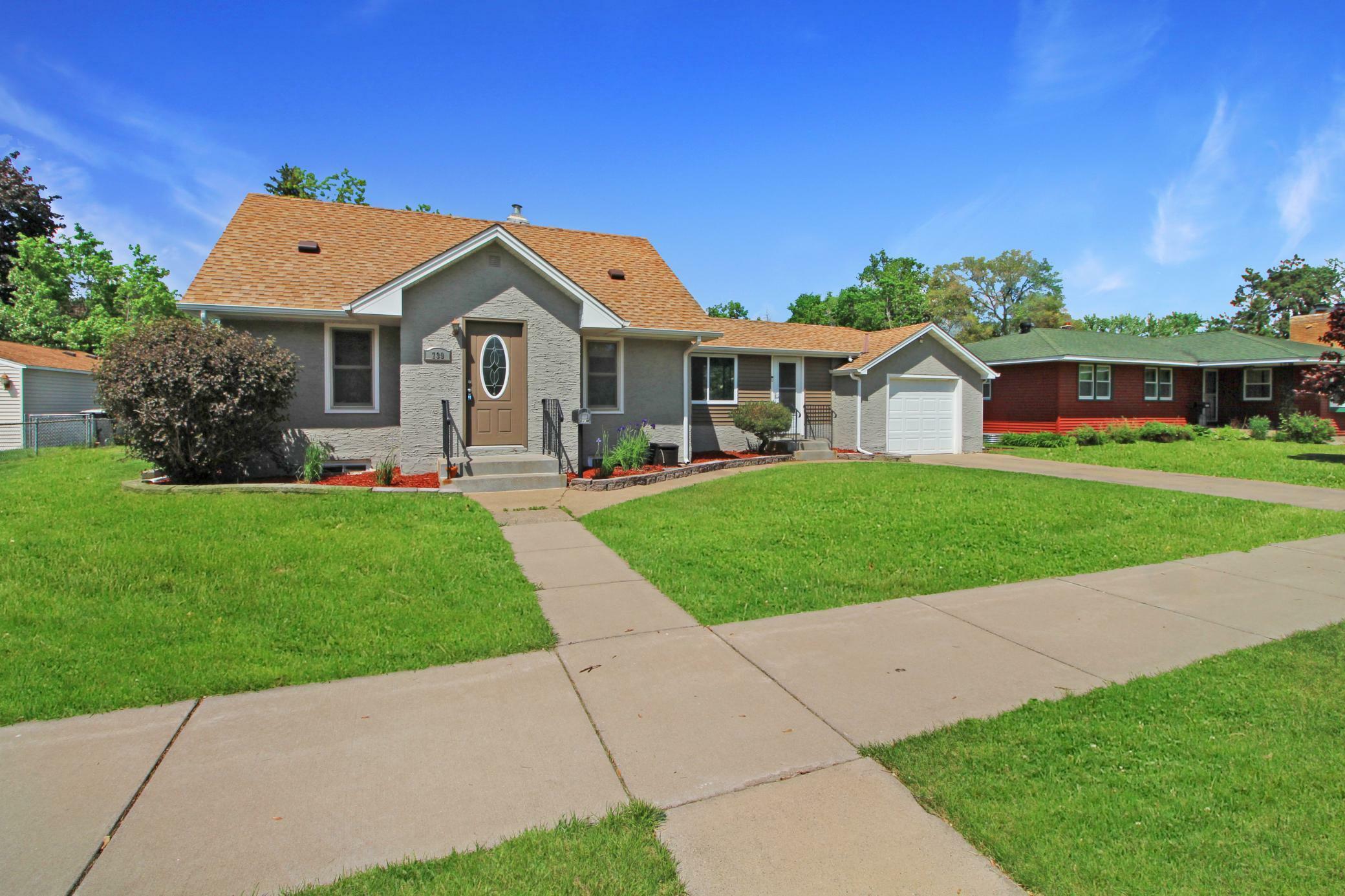 Property Photo:  739 Cross Street  MN 55303 