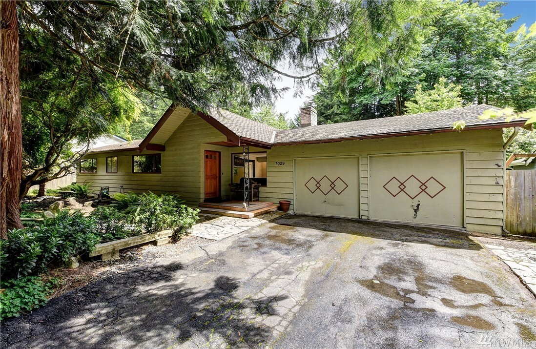 Property Photo:  7029 NE 137th St  WA 98034 