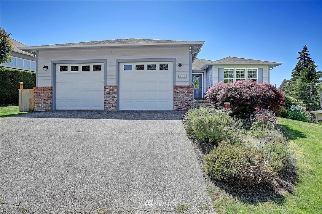 Property Photo:  362 Glengarry Drive  WA 98282 