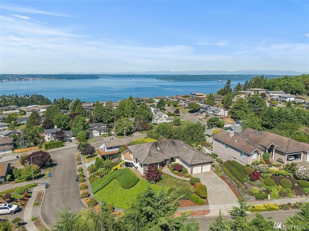 Property Photo: 1815 56th St NE WA 98422