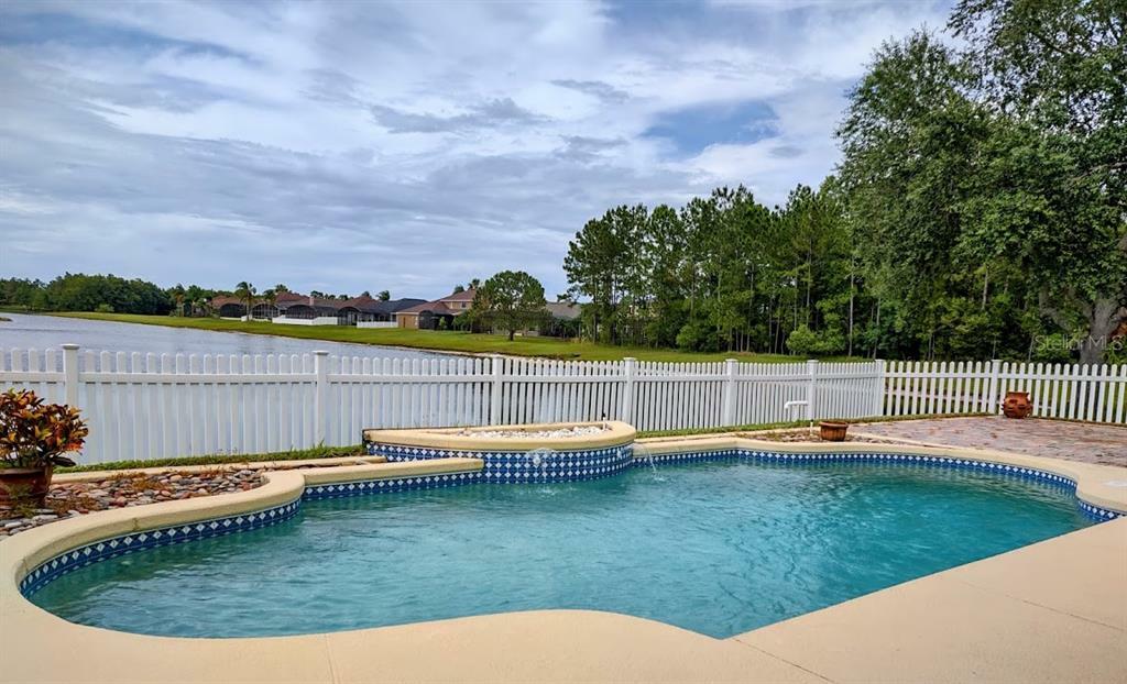 Property Photo:  818 Rivers Court  FL 32828 