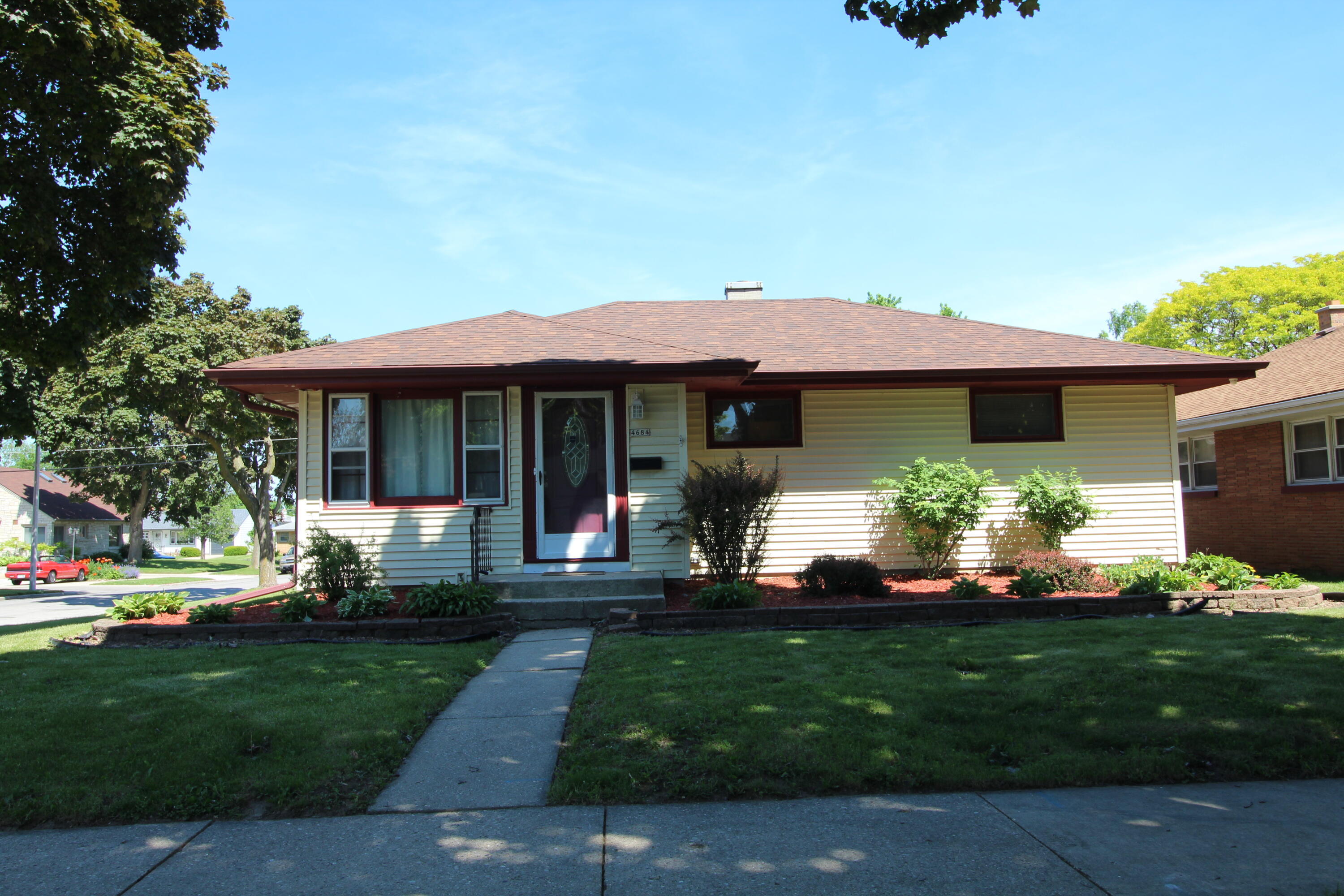 Property Photo:  4684 N 78th St  WI 53218 