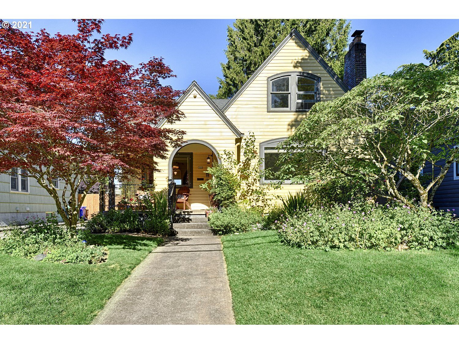 Property Photo: 364 SE 45th Ave OR 97215
