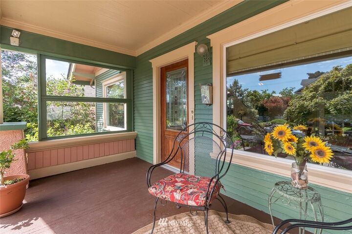 Property Photo:  915  F Street  WA 98531 