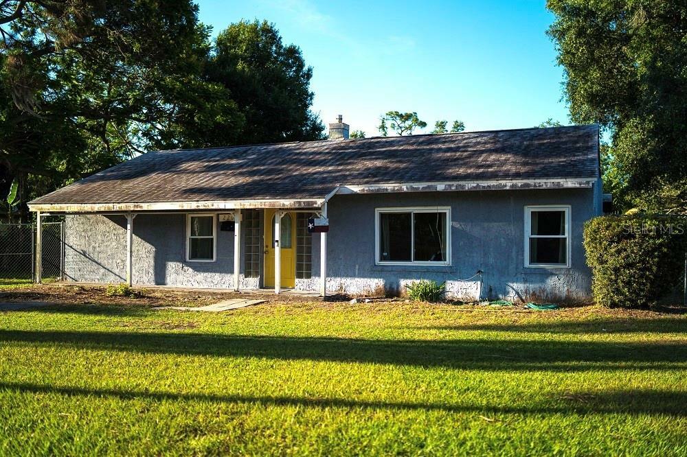 Property Photo:  2202 2nd Avenue E  FL 34208 