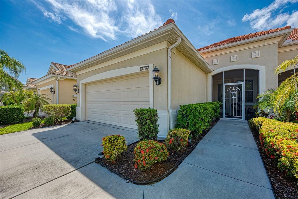 Property Photo:  10762 Lerwick Circle  FL 34223 