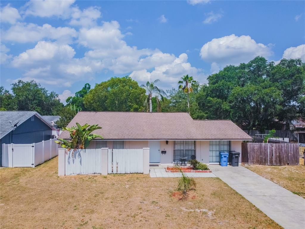 Property Photo:  1204 Windy Hill Drive  FL 33510 