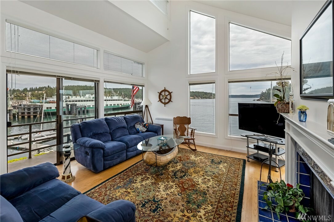 Property Photo: 200 East Ave D304 WA 98250
