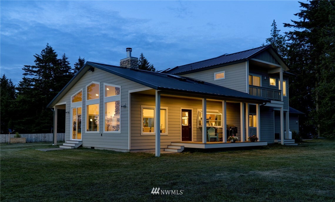 Property Photo:  205 Fox Point Road  WA 98363 