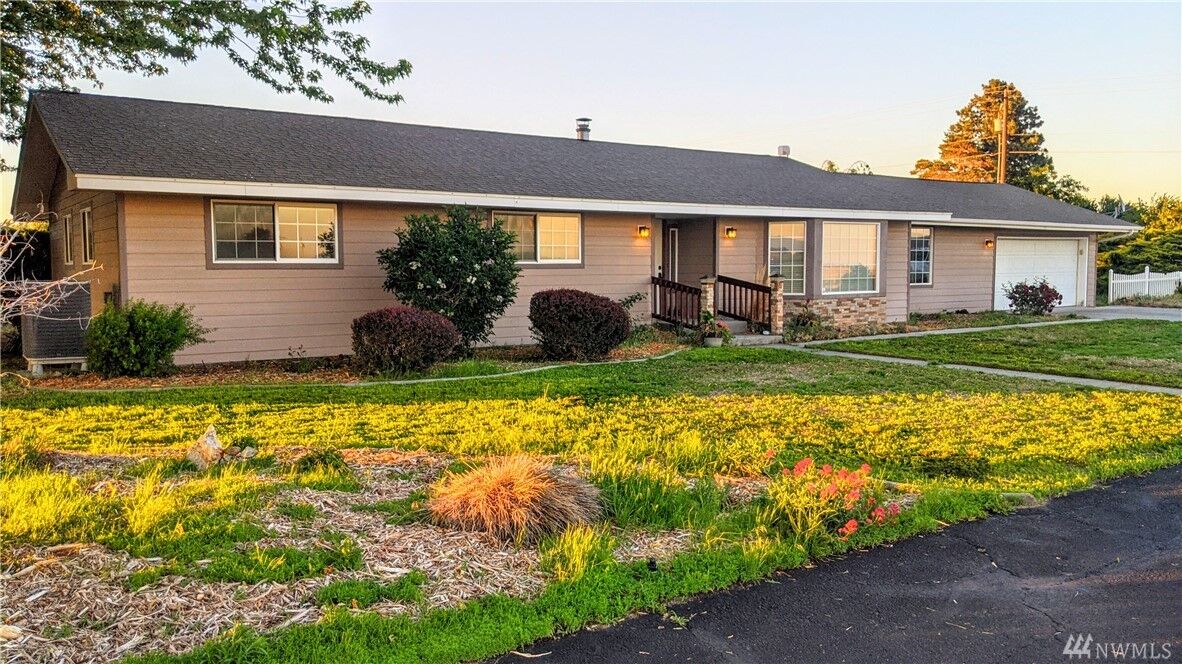 Property Photo:  8282 NW Road R  WA 98848 