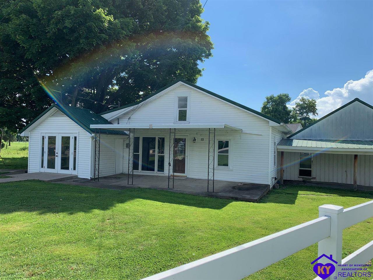 Property Photo: 10 Highway 376 KY 40157