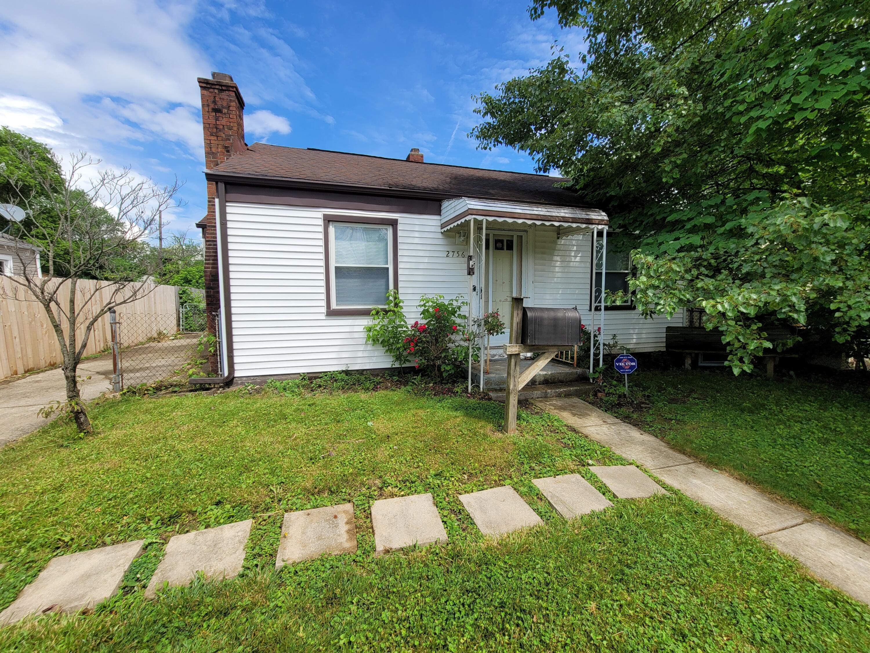 2756 Howey Road  Columbus OH 43211 photo