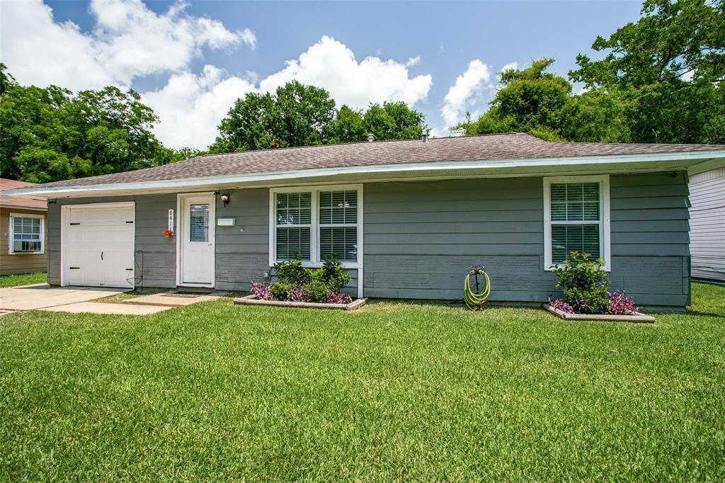 Property Photo: 6411 Ridgeway Drive TX 77087
