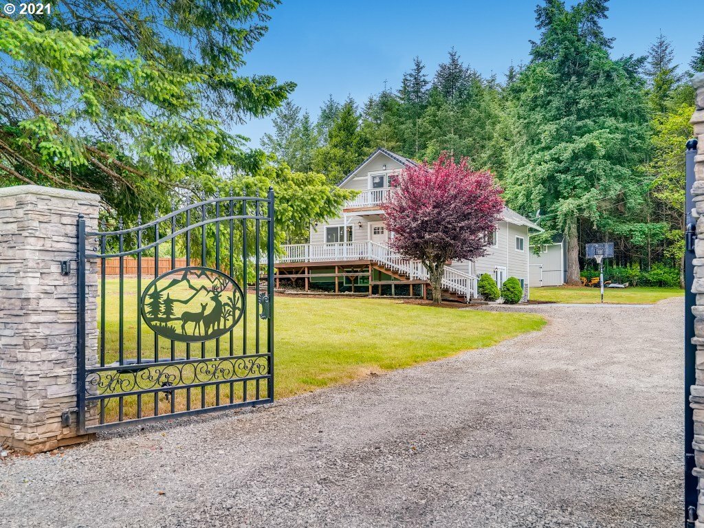 Property Photo: 3920 NE 246th Ave WA 98682