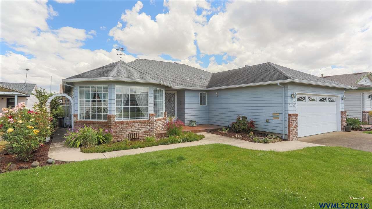 Property Photo: 2068 Lilac Rd OR 97071
