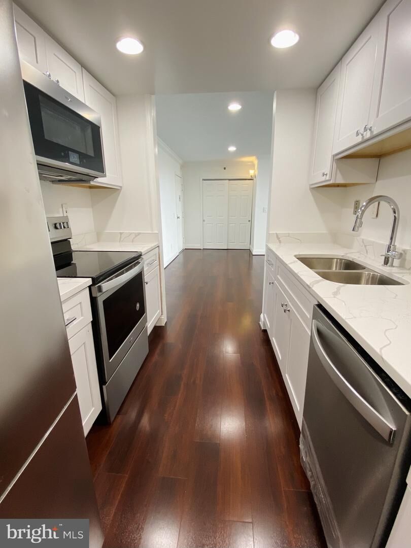 Property Photo:  5911 Edsall Road Ph03  VA 22304 