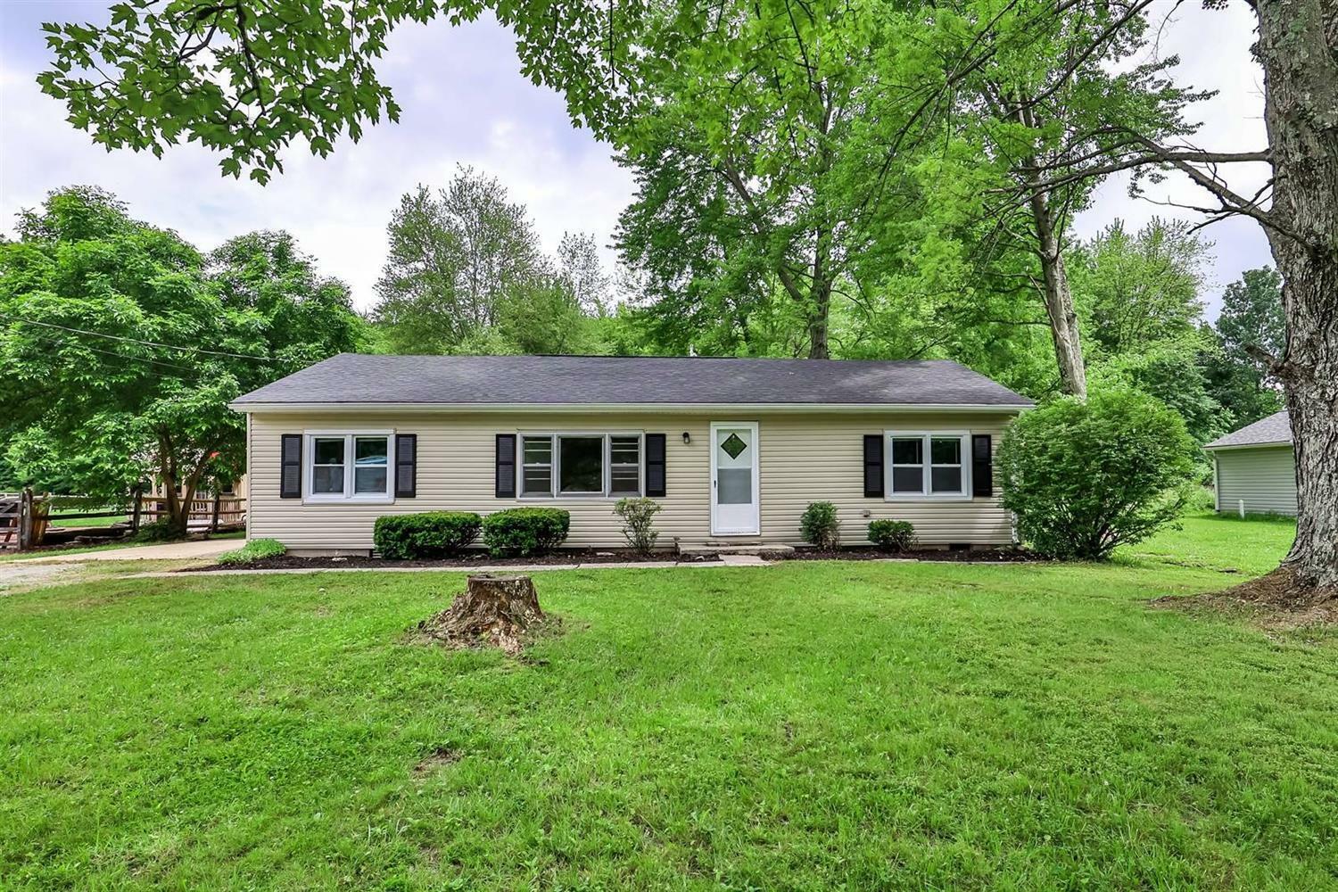 Property Photo:  1410 Emerson Ln  OH 45150 