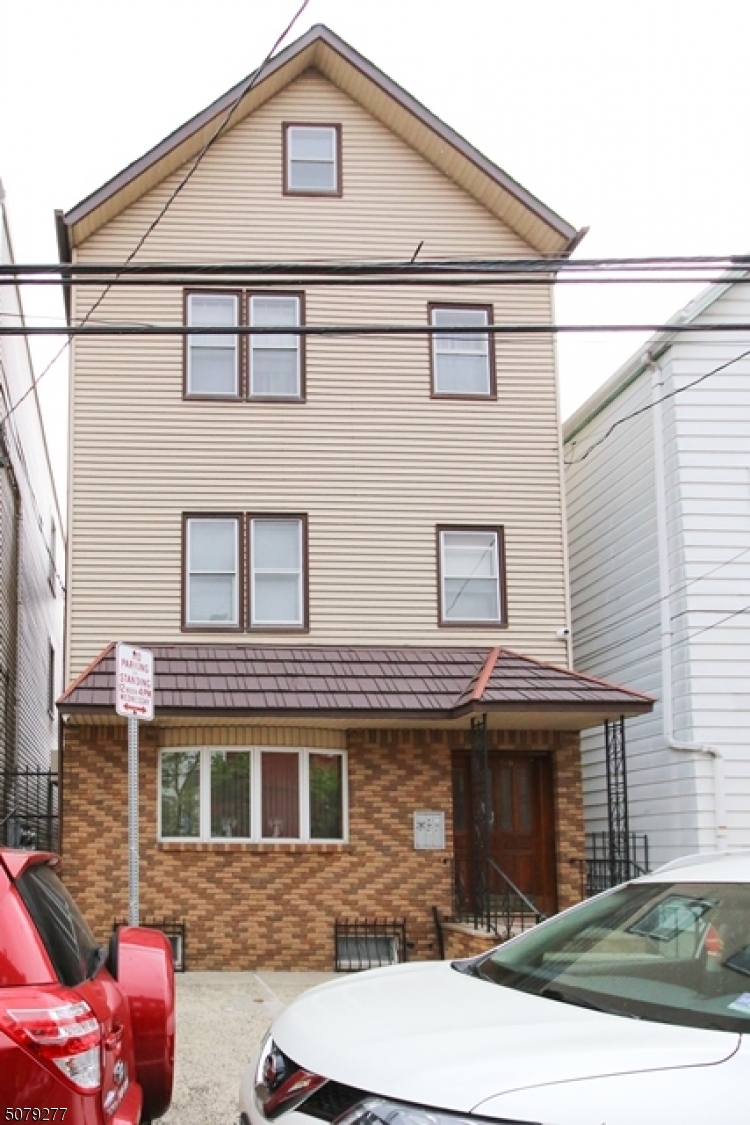 Property Photo:  59 Lang St  NJ 07105 