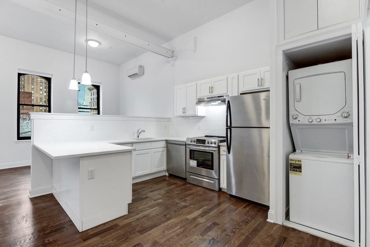 Property Photo:  196 Market St 2B  NJ 07102 