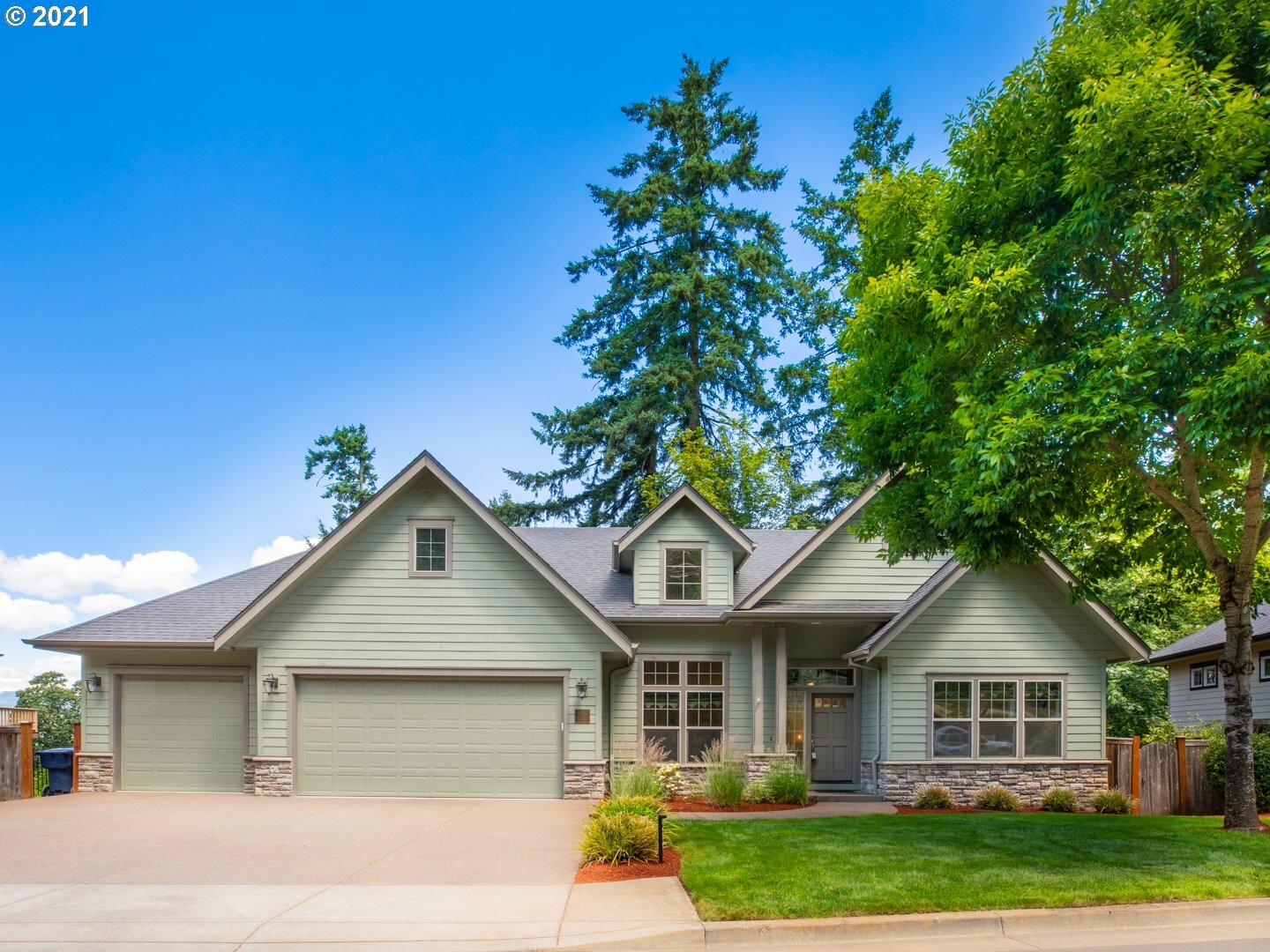 Property Photo: 6260 Fernhill Loop OR 97478