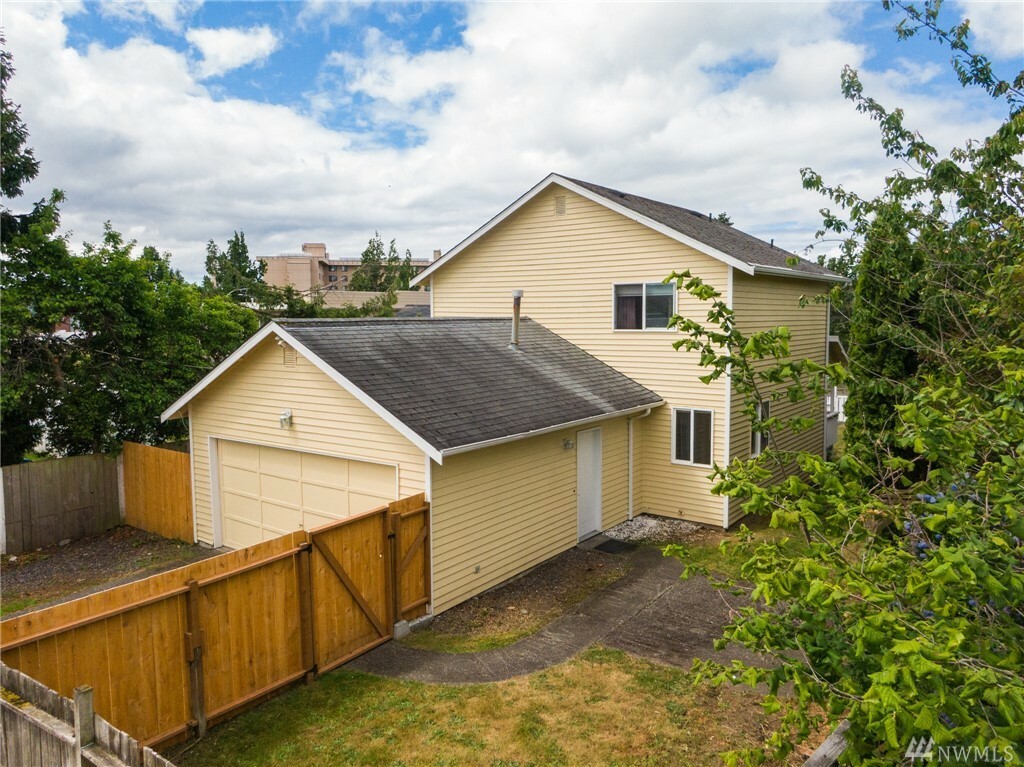 Property Photo:  2514 Cornwall Ave  WA 98225 