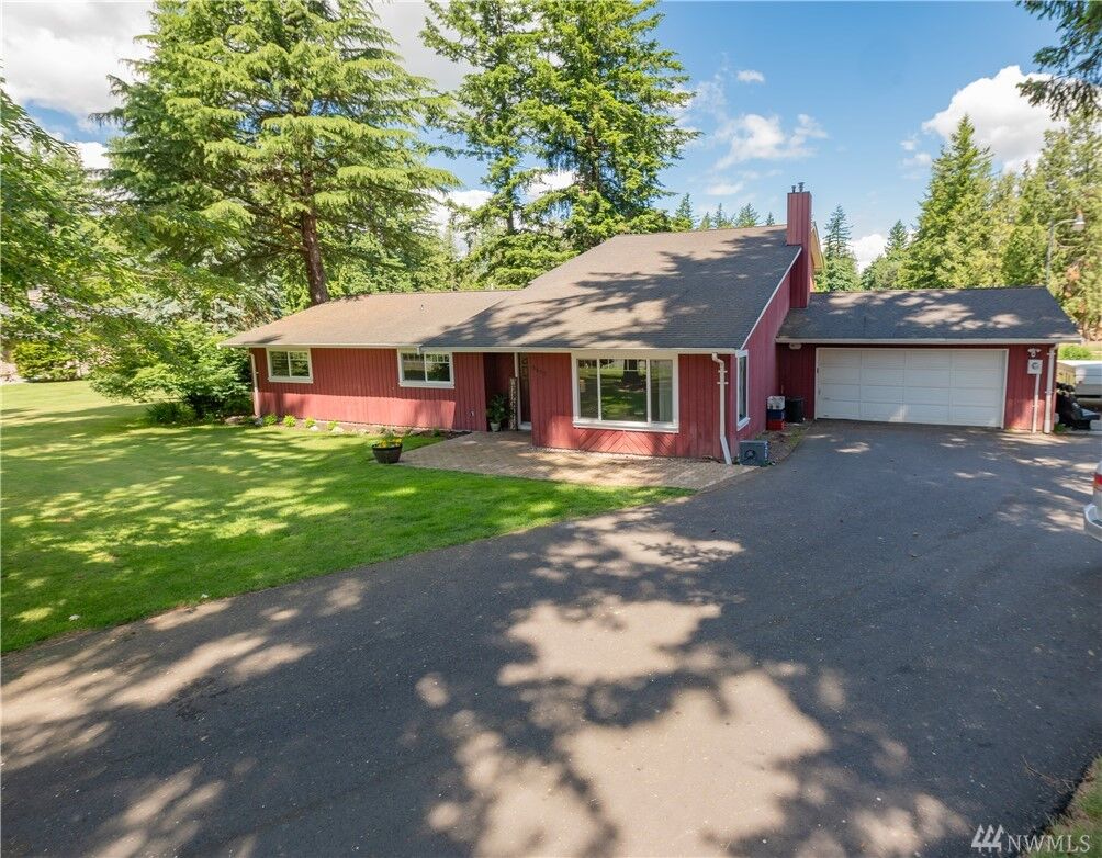 Property Photo: 8553 Lynnwood Dr WA 98264