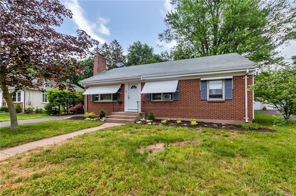 Property Photo:  45 Sherwood Circle  CT 06042 