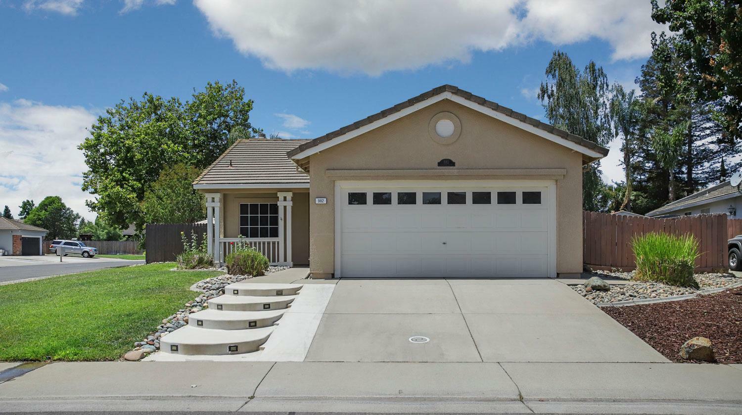 Property Photo:  982 Rossburn Court  CA 95632 