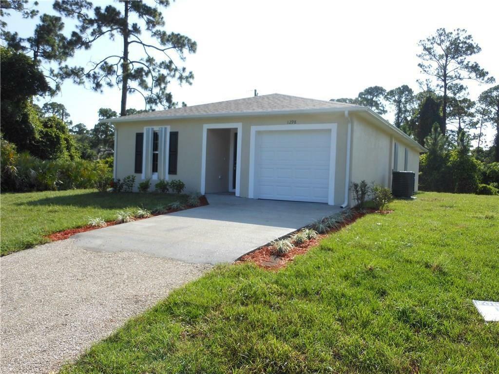 Property Photo:  2596 86th Court  FL 32966 