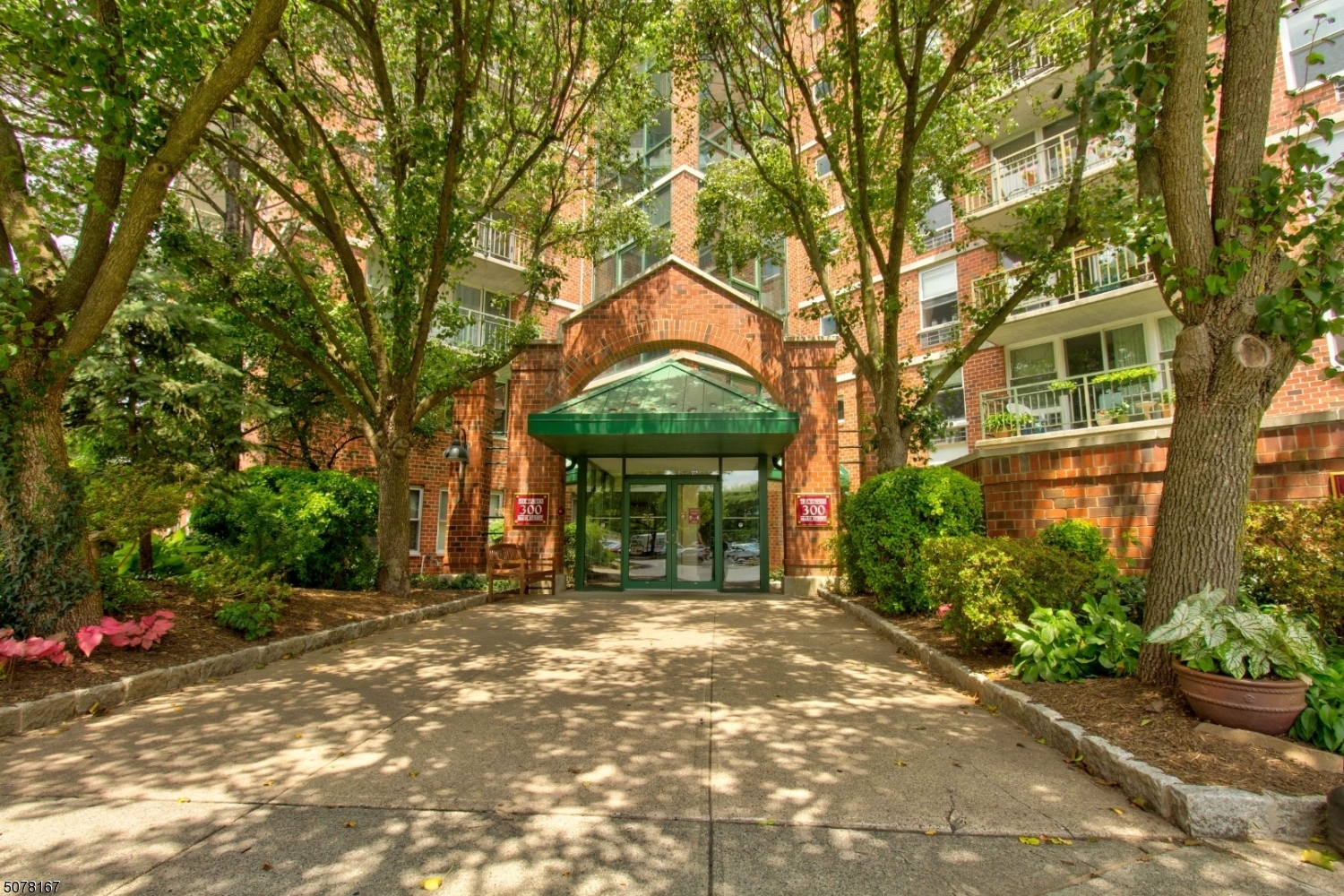Property Photo: 300 Main St 913 NJ 07424