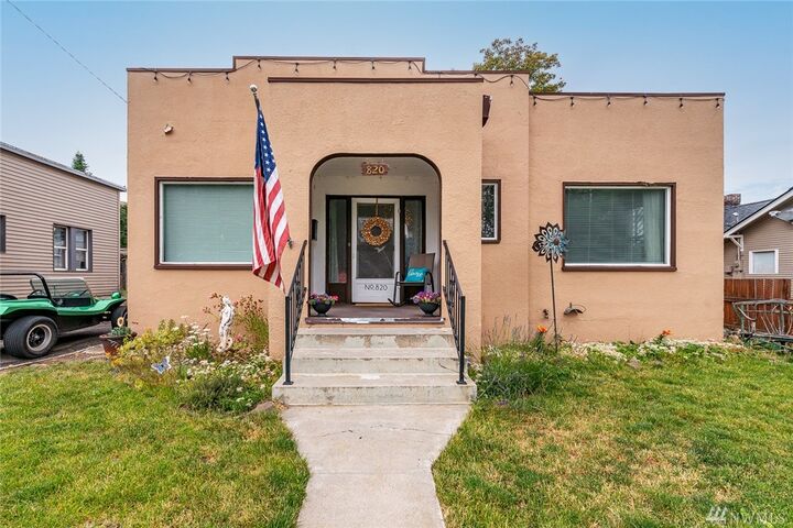 820 S Monroe  Wenatchee WA 98801 photo