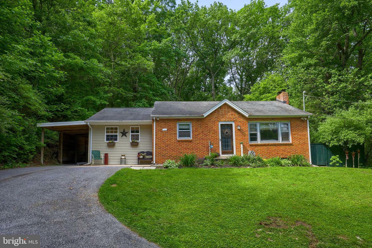 Property Photo:  250 Green Valley Road  PA 17403 