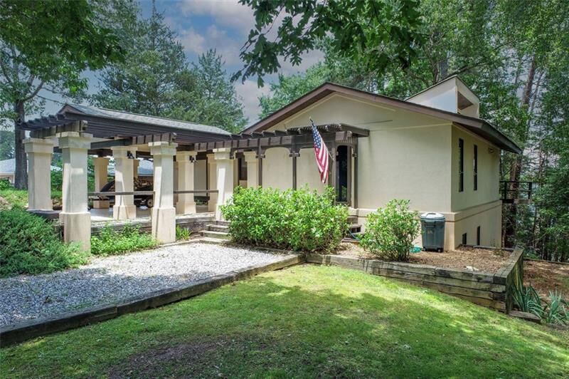 Property Photo: 5525 Williams Shores Drive GA 30041