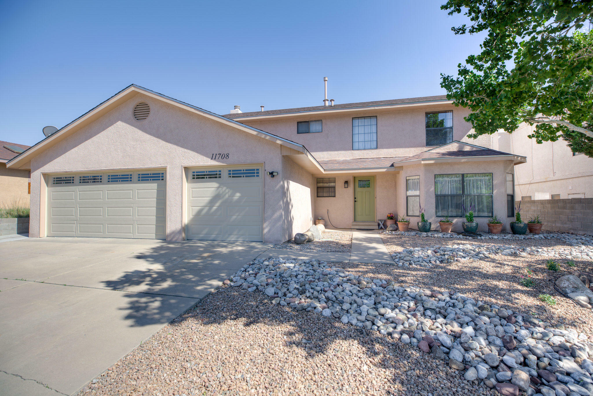 Property Photo:  11708 San Victorio Avenue NE  NM 87111 