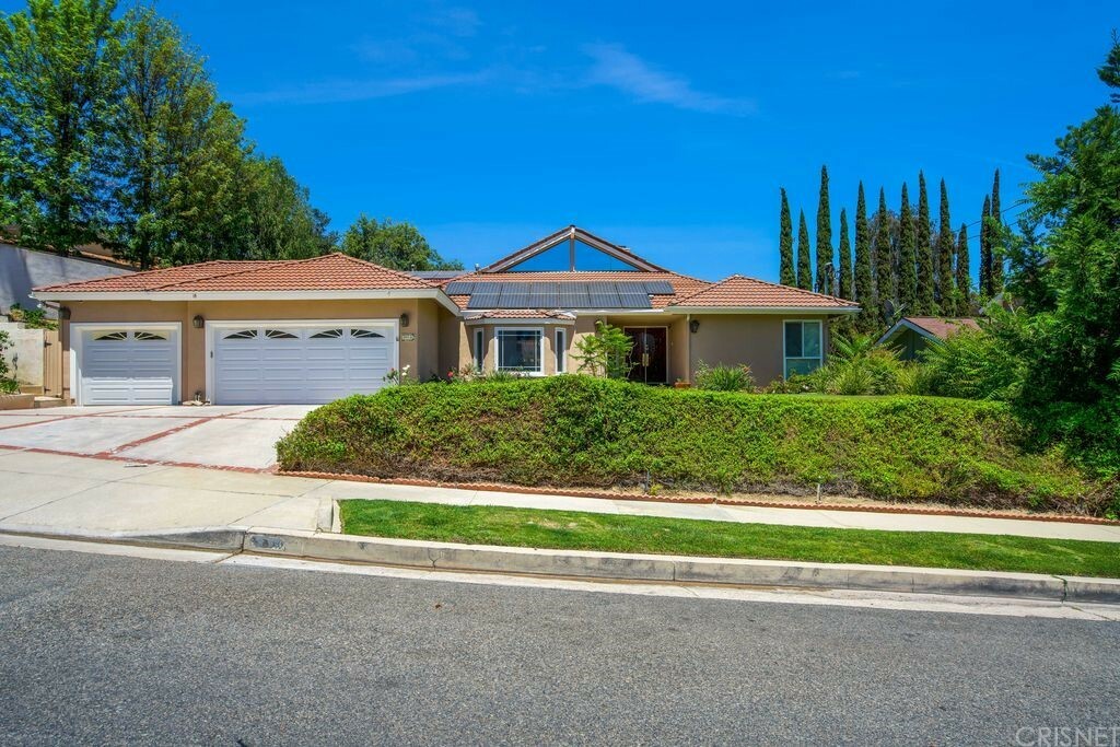 Property Photo:  3918 Bon Homme Road  CA 91302 