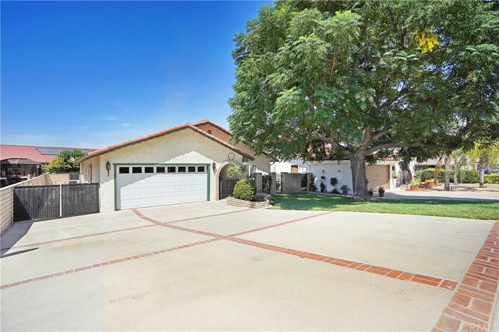 Property Photo:  24020 Continental Drive  CA 92587 